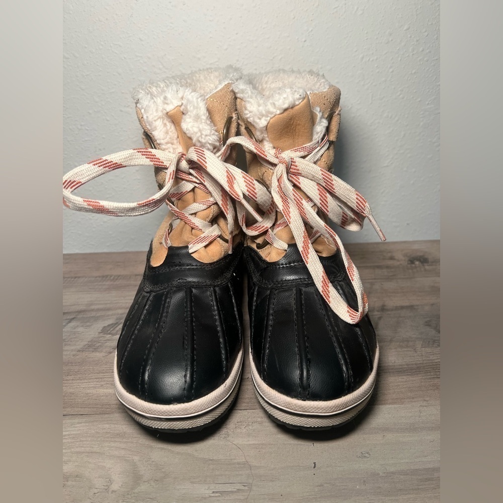 Merona Women's Tan and Black Duck Boots,Winter Boots,Size 7,Good Condition
